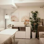 Ξενοδοχείο Lux 3*