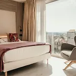 Lux 3*