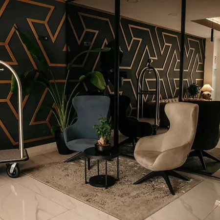 Lux Hotel 3*