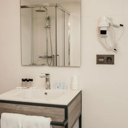 Hotell Lux Melide