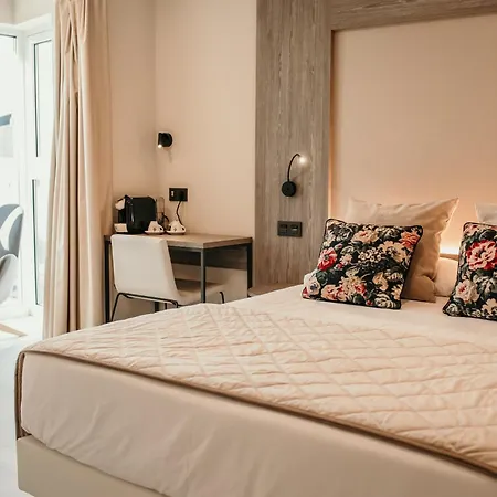 Lux Hotel 3*