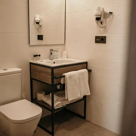 Lux Hotel 3*