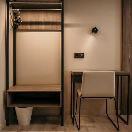 Lux Hotell 3*