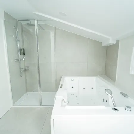 Lux Hotel