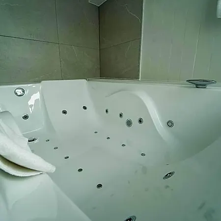 Lux Hotel 3*